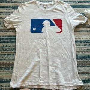 O Live love game day, MLB, heart design shirt. Size medium. Baseball tee